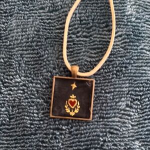 Elegant Black and Gold Pendant Necklace